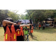 PERMAINAN PERANG PANAHAN DI SURABAYA
