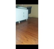 Vinyl Plank motif urat kayu
