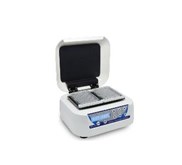 Microplate incubator