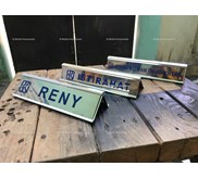 Papan Nama Meja / Name Desk Stainless Gravir Berholder Aluminium 20 cm
