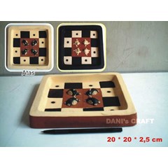 hiasan dinding kotak besar