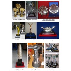 trophy, piala, plakat, award, souvenir, metal cup, pin, medali, patung, miniatur,