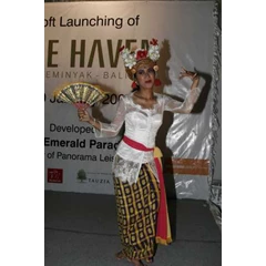 (joged) bali traditional dance