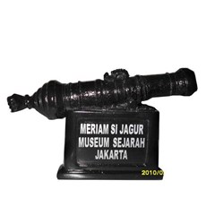miniatur meriam si jagur
