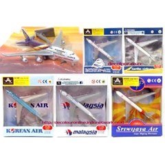 pesawat miniatur / replika