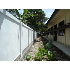 pagar kampus