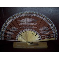 kipas undangan kain coklat plus box