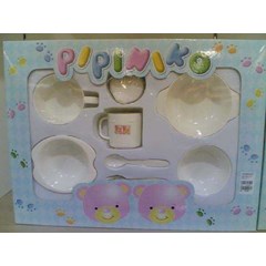 pipiniko feeding set