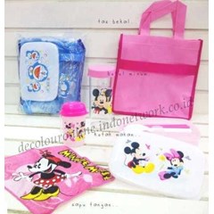 lunch box set karakter