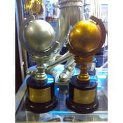 trophy golf piala golf plakat fiber akrilik kristal timah logam grafir laser engraving perlombaan kejuaraan pospeda poprov pekan olahraga daerah pekan olahraga provinsi propinsi penghargaan souvenir hadiah promosi masa bakti masa kerja tenis bulutangkis v