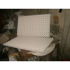 styrofoam pyramid untuk peredam suara