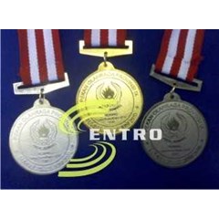 medali plakat piala trophy fiber acrilik akrilik acrylic kristal crystal souvenir hadiah promosi laser sablon engraving grafir 2 dimensi 3 dimensi penghargaan seminar kenang-kenangan sovenir kejuaraan