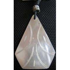 kalung kerang mutiara