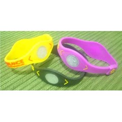 terima pesanan pembuatan gelang karet model power balance