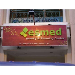 bill board hurup timbul acrylic