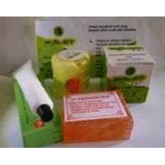 cream walet