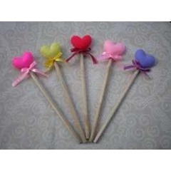 pensil love pita