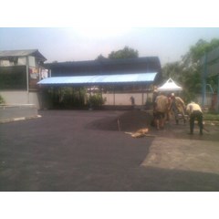 pengaspalan halaman parkir kantor di gatot subroto 2010