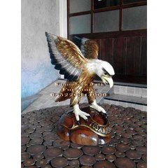 ukiran elang