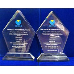 acrilik, gravir.laser 3d, plakat kenangan, cups, award, penghargaan awarding wodden plaque piala, plakat, trophy, anugerah, kenang-kenangan, , model plakat trophy, piala resin, acrilik.resin, fiberglas.plakat, piala, trophy, membuat, mencetak, plakat