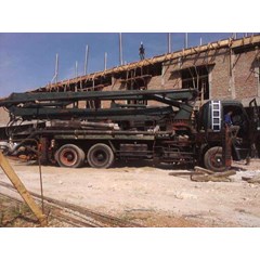 harga sewa pompa beton/ concrete pump