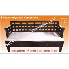 bangku anyaman kemesraan