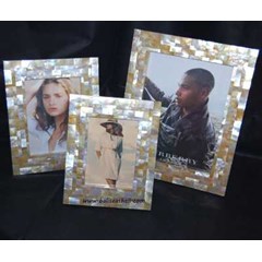 mother of pearl gold frame photo / bingkai foto dari mutiara emas
