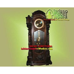 almari jam hias pilar