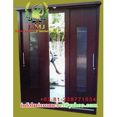 romantic minimalist style 3 door and hanging wardrobe with mirror