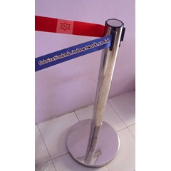 tiang antrian stainless tali pita