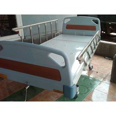 tempat tidur pasien
