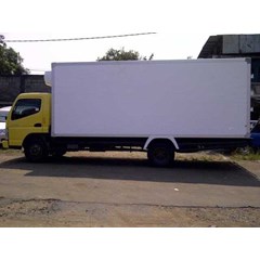 box fiberglass std + ac carrier xarios 600 mitsubishi fe 84 hdl