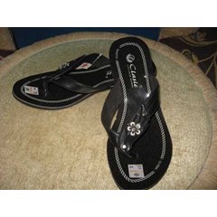 sandal hak kecil clasic