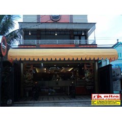 canopy cafe kain di malang