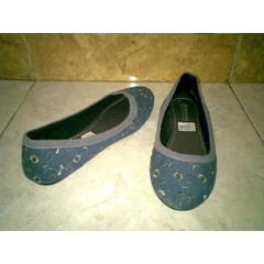 sepatu balet jeans corak