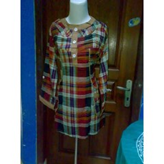 baju atasan kotak oranye