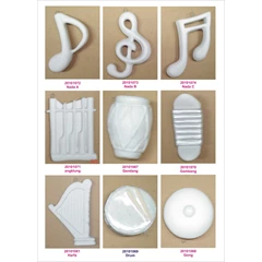 miniatur instrumen musik