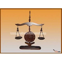 jam meja model timbangan