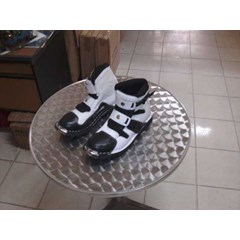 sepatu cross fox pendek