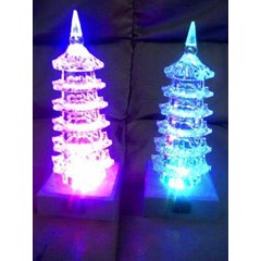 lampu pagoda kristal