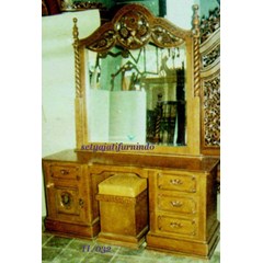 tolet / meja rias tiara