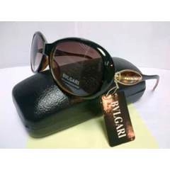 kacamata hitam