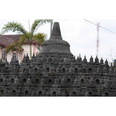 miniatur/ replika candi borobudur