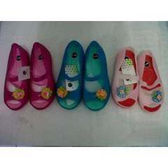 sepatu model crock untuk anak