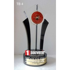 bikin piala lomba, piala juara, souvenir kantor, buat souvenir perusahaan, desain souvenir hadiah, souvenir perusahaan