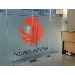 stiker kaca partisi kantor