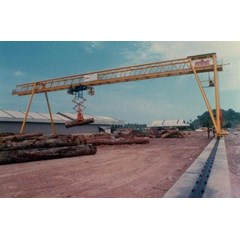 crane industri kayu