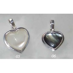 silver pendant love with mop shell / liontin perak bentuk hati dari kerang mutiara mop