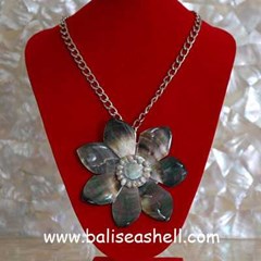 shell flower art with black mop / kalung kerang bentuk bunga