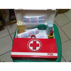 kotak p3k ( mobil/ kendaraan)